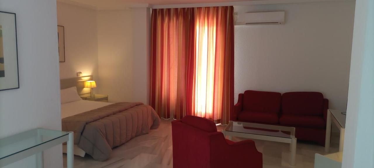 Hospedium Hotel Apartamentos Simon Verde Mairena del Aljarafe Eksteriør billede