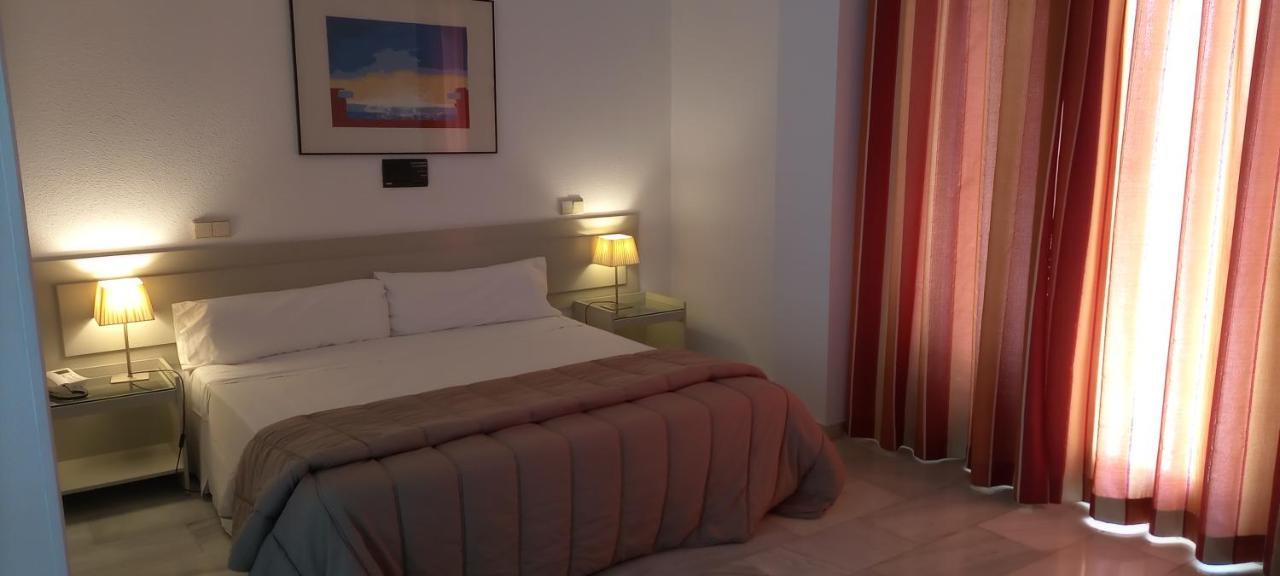 Hospedium Hotel Apartamentos Simon Verde Mairena del Aljarafe Eksteriør billede