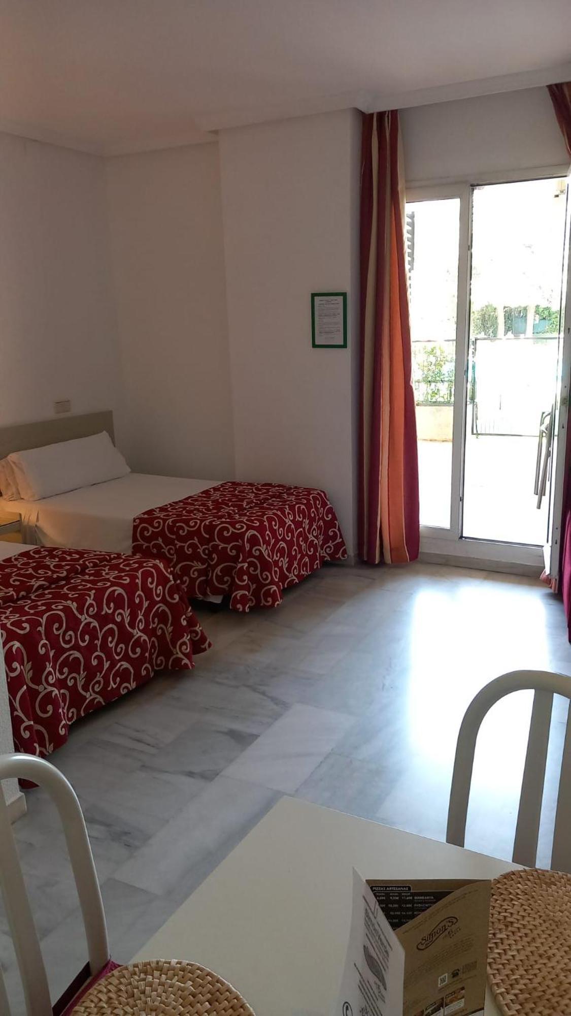Hospedium Hotel Apartamentos Simon Verde Mairena del Aljarafe Værelse billede