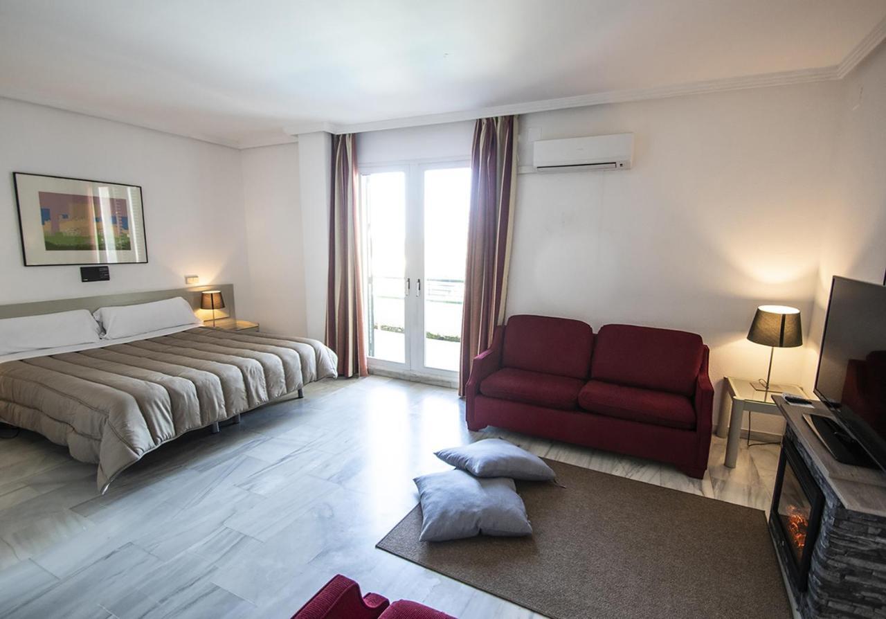 Hospedium Hotel Apartamentos Simon Verde Mairena del Aljarafe Eksteriør billede